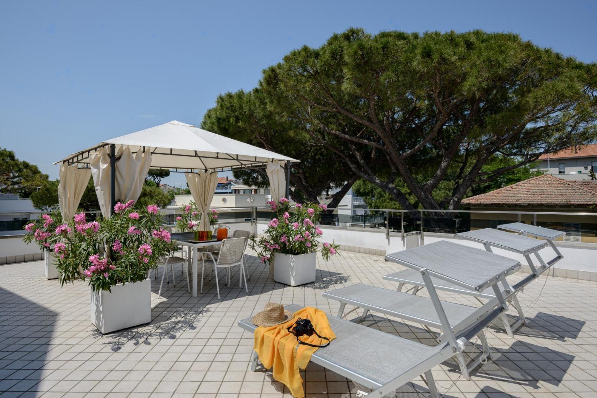 Dante 124 | Appartamenti A Riccione Luaran gambar